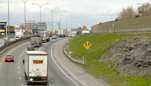 Circulation de camions lourds : bruits et vibrations
